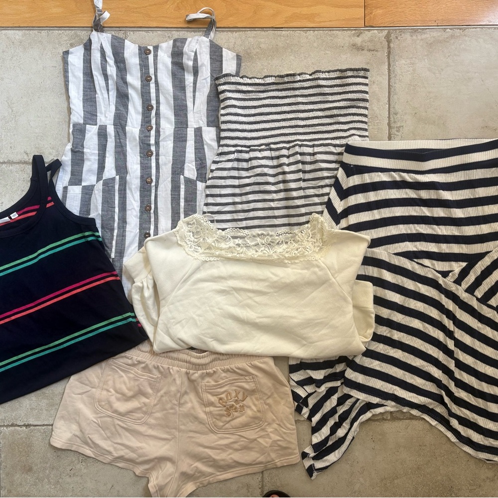 6 pieces !! Roxy Striped and Solid Dresses - Black, White, Cream- fit size med